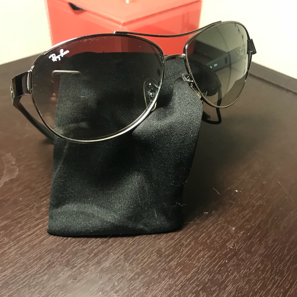Ray-Ban Classic sunglasses